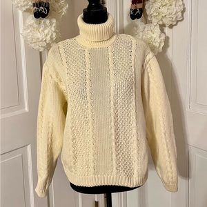 Wainscott Womens Turtleneck Cable Sweater